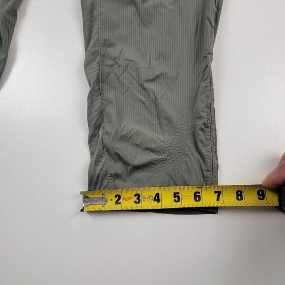 Lululemon Athletica Beyond The Studio Crop Womens Green Joggers Yoga Pants Sz 6 - Picture 3 of 16